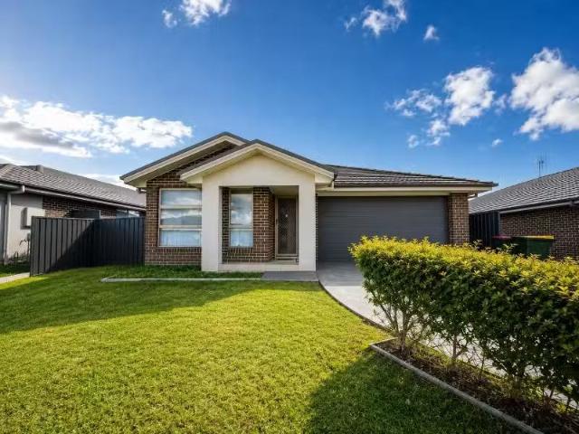 New 4 BR 13 Garland Rd, Cessnock House for rent Listed by Apr.