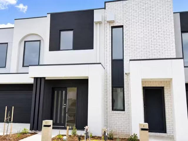 Cozy 4 BR 10 Ainse Drive, BERWICK, VIC 3806 House for Rent