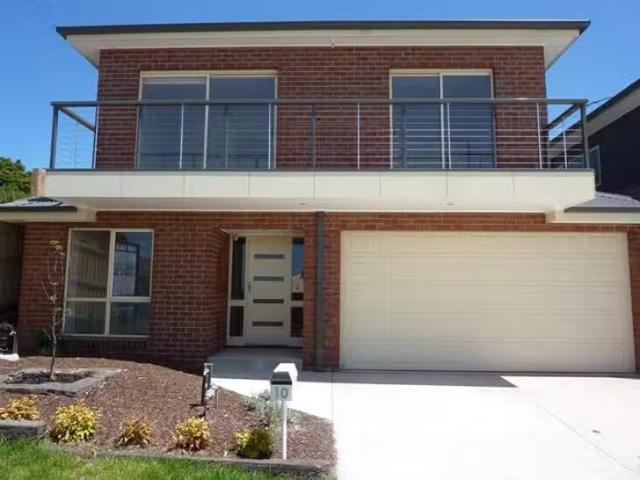 Deal! 4 BR 10 Fife Court, Belmont, VIC 3216