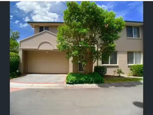 Rental! 4 BR 1/11 Harrington Avenue, Castle Hill Townhouse for.