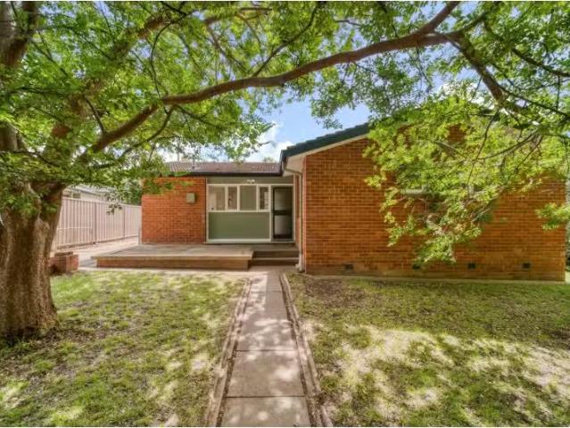 Nice 4 BR 116 Lewin Street, Lyneham House for rent Listed by.