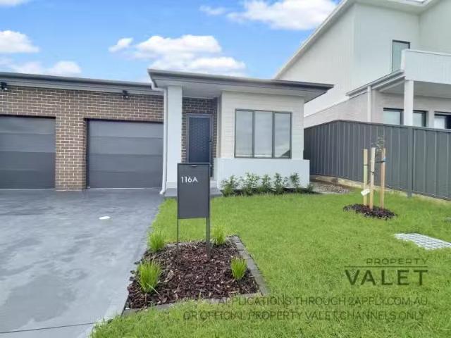 Cheap 4 BR 116A Lancaster Drive, BADAGARANG House for rent Li.