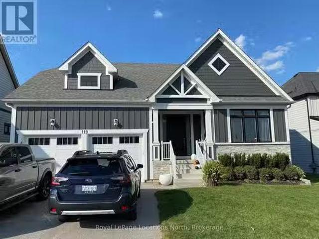 Charming 4 BR 119 Crestview Court, Blue Mountains, ON, L9Y 0Z4.