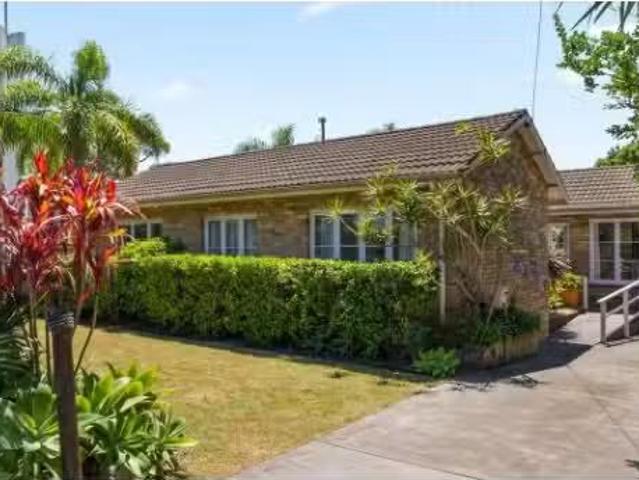 Cozy 4 BR 125 Harbord Rd, FRESHWATER House for rent Listed by.