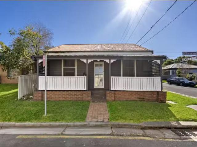 Just in! 4 BR 12 Forrest Street, Jesmond House for rent Liste.