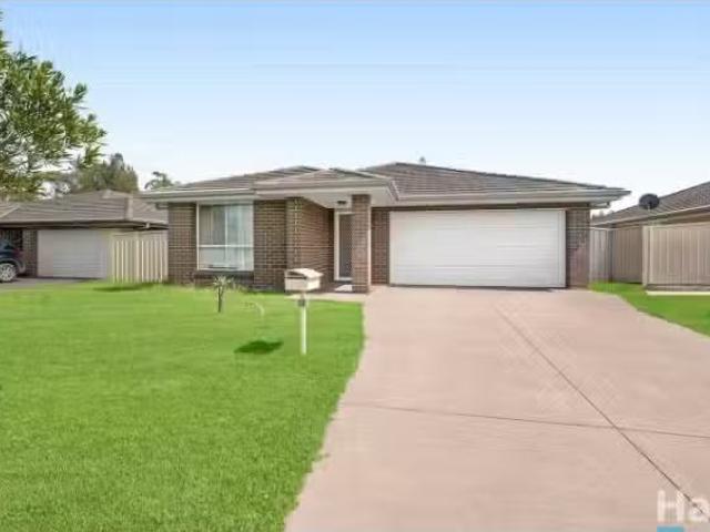 Deal! 4 BR 12 Kelowna Avenue, Morisset House for rent Listed.