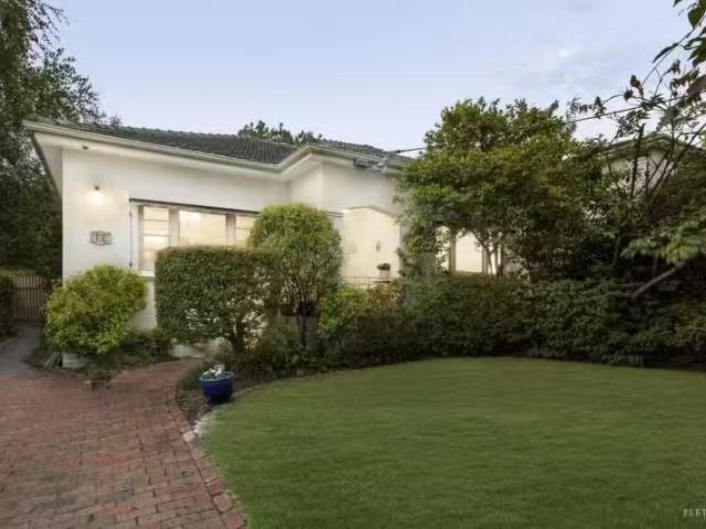 Cheap 4 BR 17 Hotham Street, Mont Albert VIC 3127 House Auct.