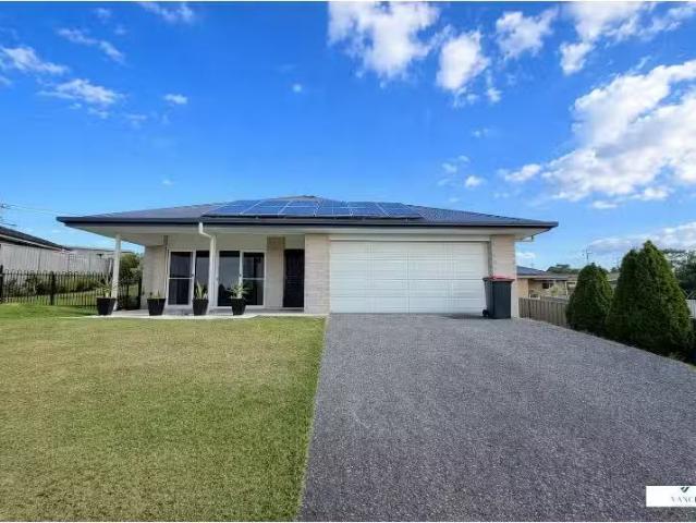 Unique 4 BR 17 Rowe Drive, Macksville House for rent Listed b.