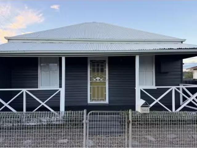 For Rent! 4 BR 144 Aberdare Road, Aberdare House for rent Lis.