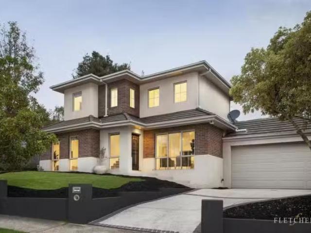 Cozy 4 BR 1/55 Strabane Avenue, Mont Albert North VIC 3129 T.