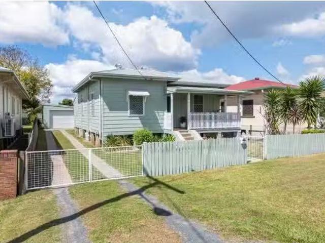 Unique 4 BR 158 Mary Street, Grafton House for rent Listed by.