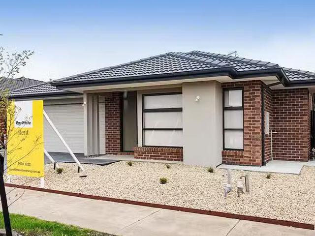 Nice 4 BR 15 Tuxworth Drive, Kalkallo, VIC 3064