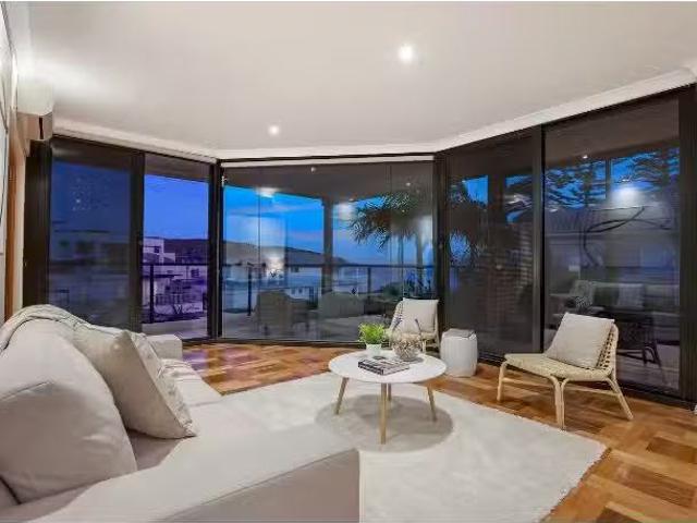 Rental! 4 BR 16/154 West Street, Umina Beach Townhouse for ren.