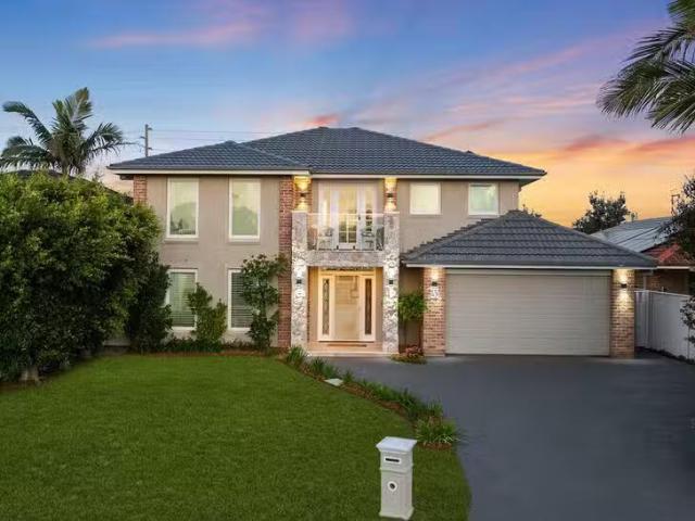 Cozy 4 BR 16 Terilbah Place, The Entrance North, NSW 2261