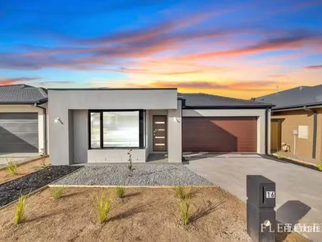 Charming 4 BR 16 Hickling Rd, Tarneit VIC 3029 House For Lease