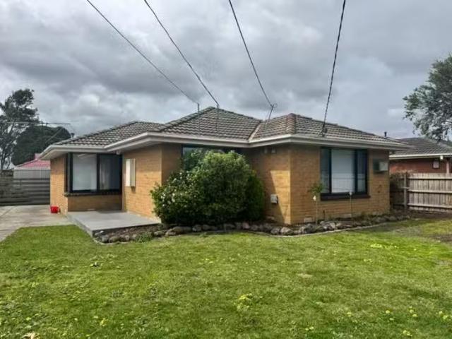 For Rent! 4 BR 16 Madison Avenue, Dandenong North, VIC 3175