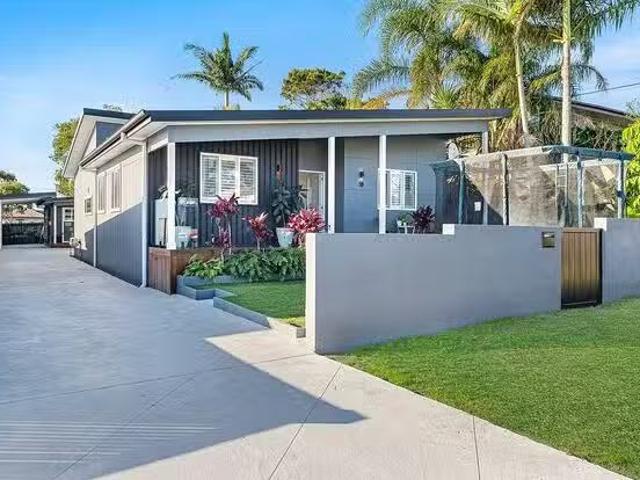 For Rent! 4 BR 16 Pacific Street, Long Jetty, NSW 2261