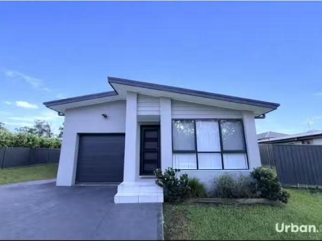 Just in! 4 BR 1/82 William Street, Paxton House for rent List.