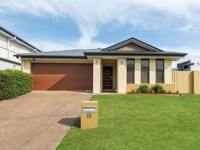 Rental! 4 BR 18 Eagle Parade, Rochedale, QLD 4123