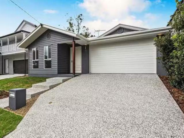 Cozy 4 BR 18 Grays Road, Gaythorne, QLD 4051