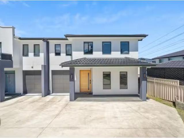 Deal! 4 BR 18A Cleveland Street, Ermington Townhouse for rent.