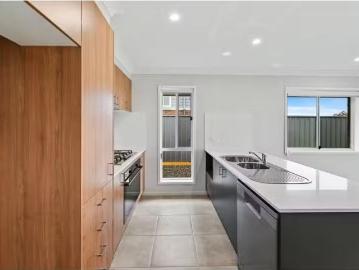 Cozy 4 BR 1/9 Apex Street, Gillieston Heights Townhouse for re.