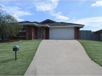 Charming 4 BR 19 Baxter Street, Gunnedah House for rent Liste.