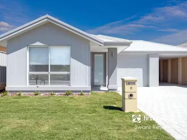 Rental! 4 BR 19 Koomal Street, Bennett Springs, WA 6063