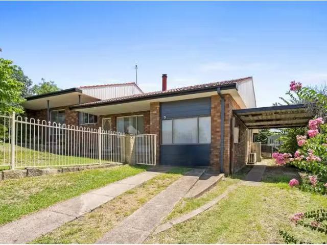 Nice 4 BR 1 Ruth White Avenue, Muswellbrook House for rent Li.