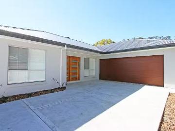 For Rent! 4 BR 1A Mc Mullins Rd, East Branxton House for rent.