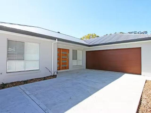 Just in! 4 BR 1A Mc Mullins Rd, East Branxton House for rent.