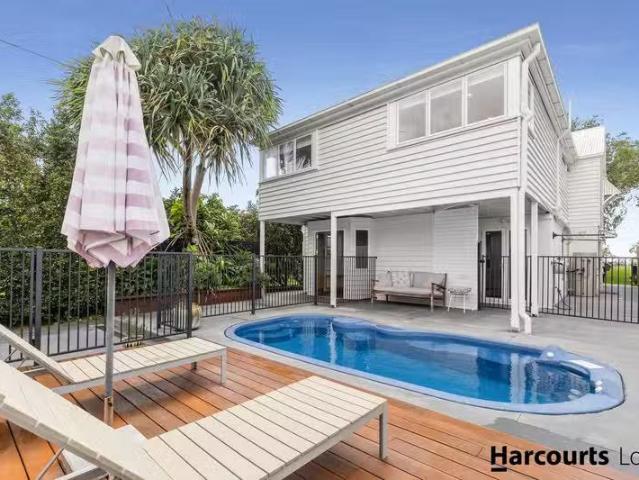 Deal! 4 BR 23 O'Quinn Street, NUDGEE BEACH, QLD 4014 House f.