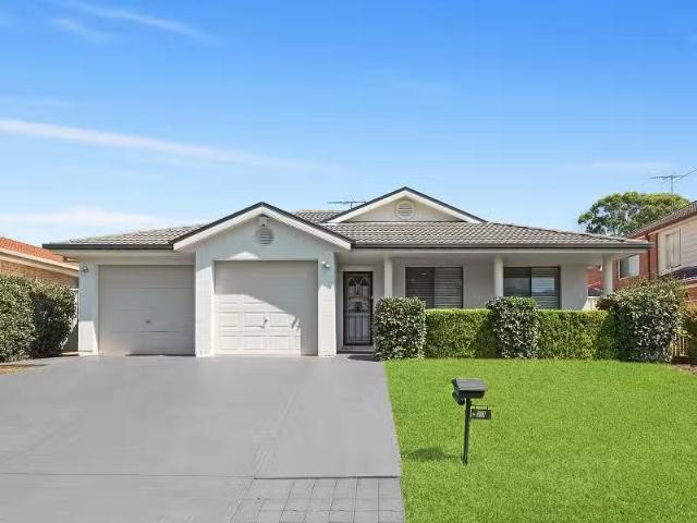 Nice 4 BR 20 Tomko Grove, Parklea House for rent Listed by Ra.