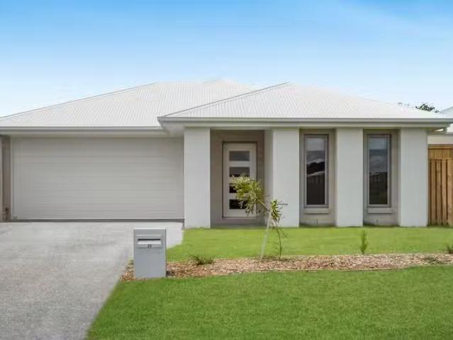 Deal! 4 BR 20 Marie Court, CRESTMEAD, QLD 4132 House for Rent