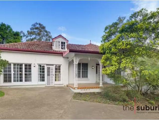 Rental! 4 BR 20 Robert Street, Penrith House for rent Listed.