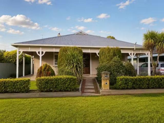 For Rent! 4 BR 20 Sutton Street, COOTAMUNDRA House for rent L.