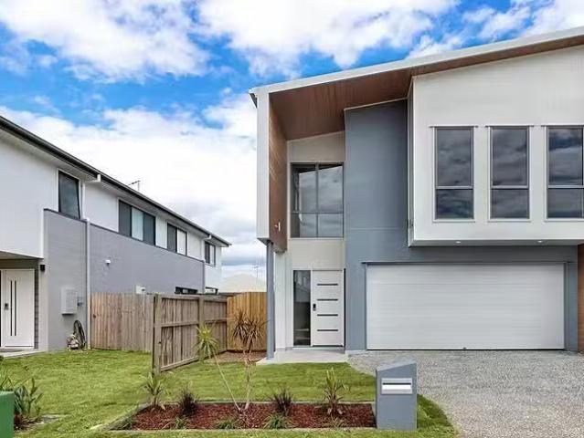 Deal! 4 BR 211 Spinnaker Boulevard, Newport, QLD 4020