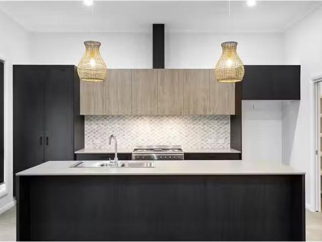 Just in! 4 BR 2/177 Brittania Drive, Watanobbi House for rent.
