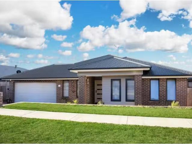 New 4 BR 21 Vale View Avenue, MOSS VALE House for rent Listed.