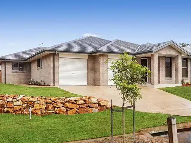 Just in! 4 BR 2/1 Academic Street, Thrumster, NSW 2444