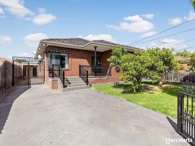 For Rent! 4 BR 227 Ohea Street, PASCOE VALE SOUTH, VIC 3044.