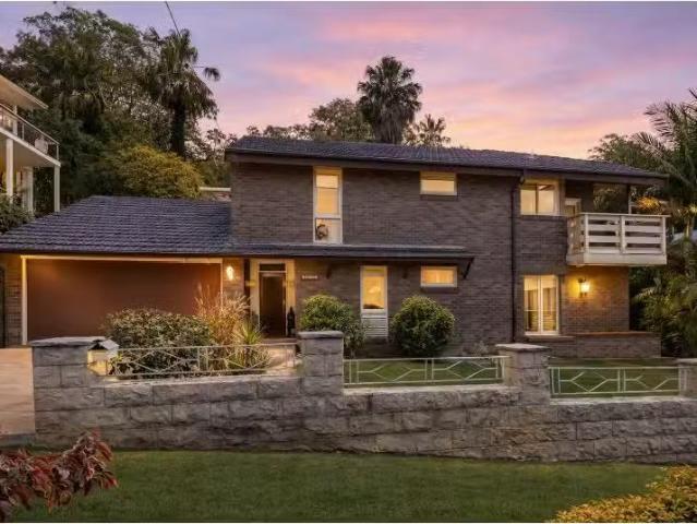 Cheap 4 BR 22 Walker Avenue, Narrabeen House for rent Listed.