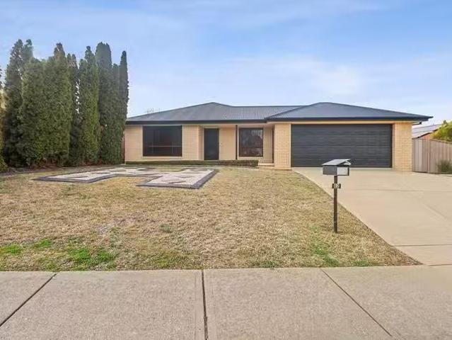 Deal! 4 BR 22 Stirling Boulevard, Tatton, NSW 2650
