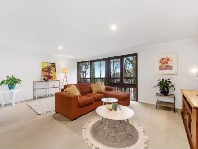 Just in! 4 BR 27 Seacourt Ave, Dudley House for rent Listed b.