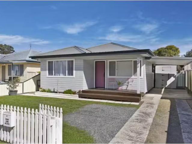 Nice 4 BR 243 Ocean Beach Road, Woy Woy House for rent Listed.