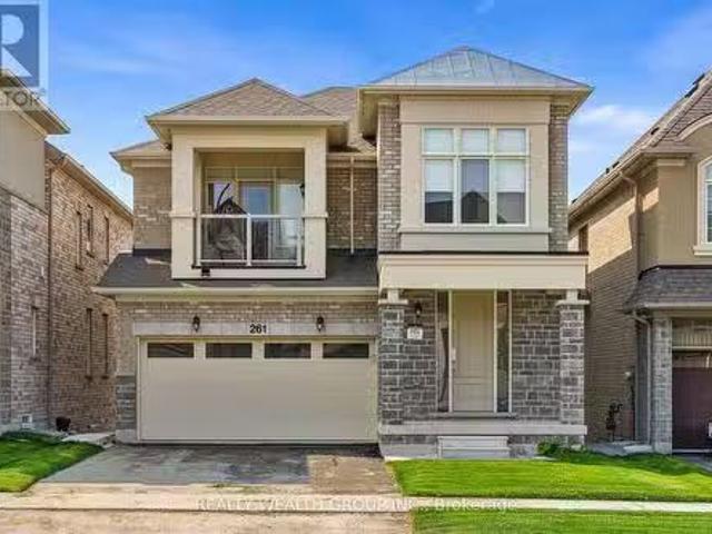 Unique 4 BR 261 Seaview Heights, East Gwillimbury, ON, L9N 0Z1.
