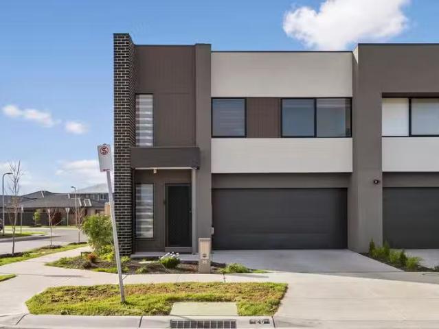New 4 BR 26 Gulliver Drive, Officer, VIC 3809 Townhouse for.