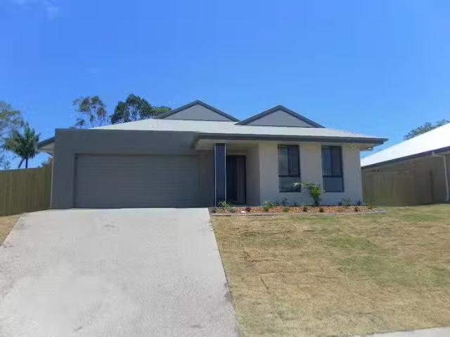 Unique 4 BR 26 Morgan Circuit, Urraween, QLD 4655