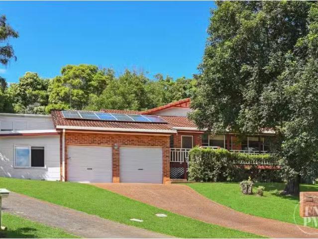 Rental! 4 BR 2 Reading Street, Port Macquarie House for rent.