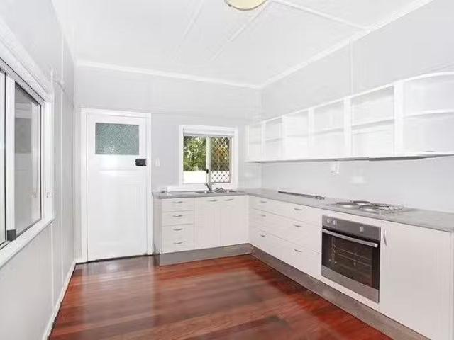 Cheap 4 BR 30 Blackall Terrace, NAMBOUR, QLD 4560 House for.